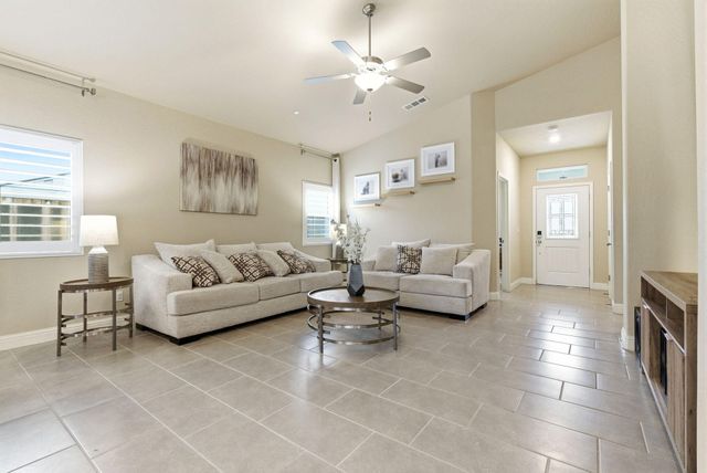 3636 E Meadow Court, Visalia, CA 93292