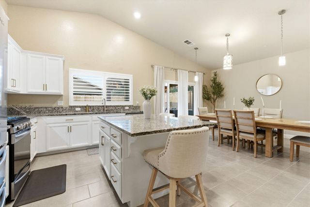 3636 E Meadow Court, Visalia, CA 93292