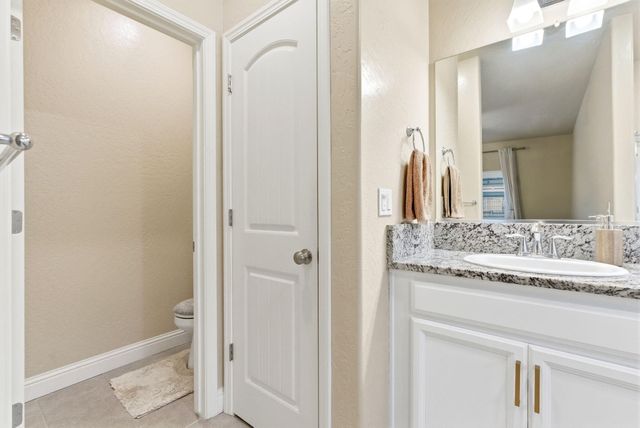 3636 E Meadow Court, Visalia, CA 93292