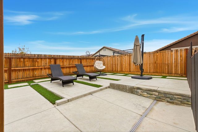 3636 E Meadow Court, Visalia, CA 93292