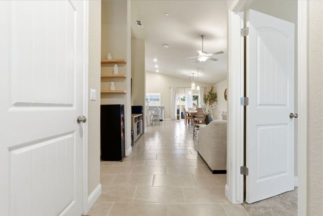 3636 E Meadow Court, Visalia, CA 93292