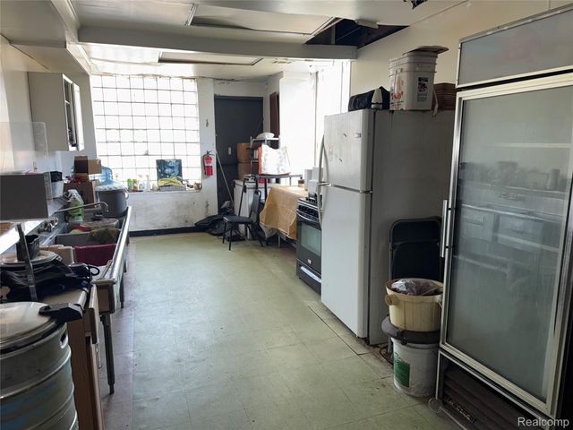 15715 Schaefer Highway, Detroit, MI 48227