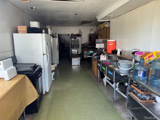 15715 Schaefer Highway, Detroit, MI 48227