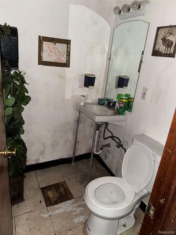 15715 Schaefer Highway, Detroit, MI 48227