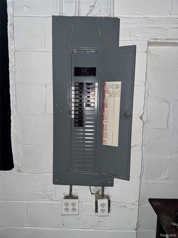 15715 Schaefer Highway, Detroit, MI 48227