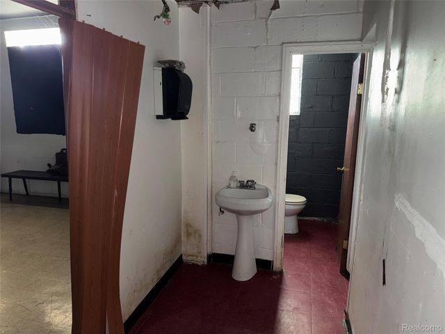 15715 Schaefer Highway, Detroit, MI 48227