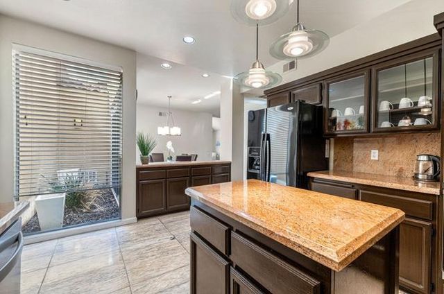 142 Lakeshore Drive, Rancho Mirage, CA 92270