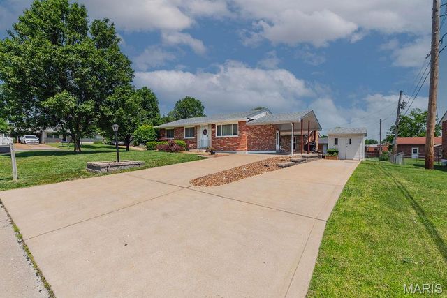 4231 Tupelo Drive, Unincorporated, MO 63125