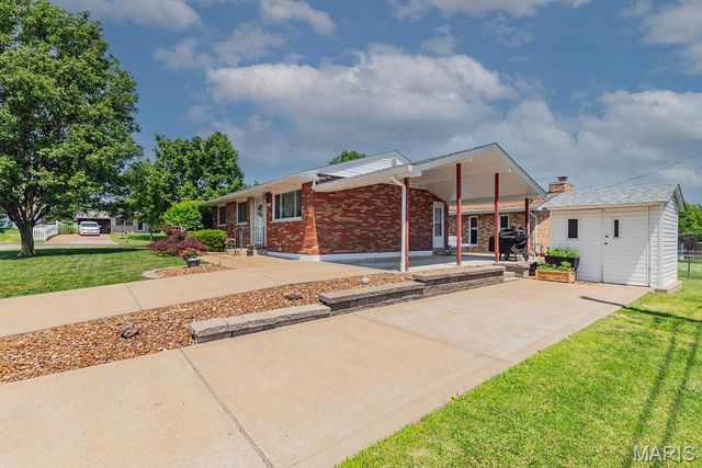 4231 Tupelo Drive, Unincorporated, MO 63125
