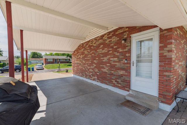4231 Tupelo Drive, Unincorporated, MO 63125