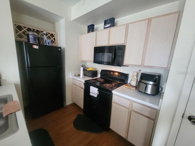 8413 LUCUYA WAY 306, Temple Terrace, FL 33637