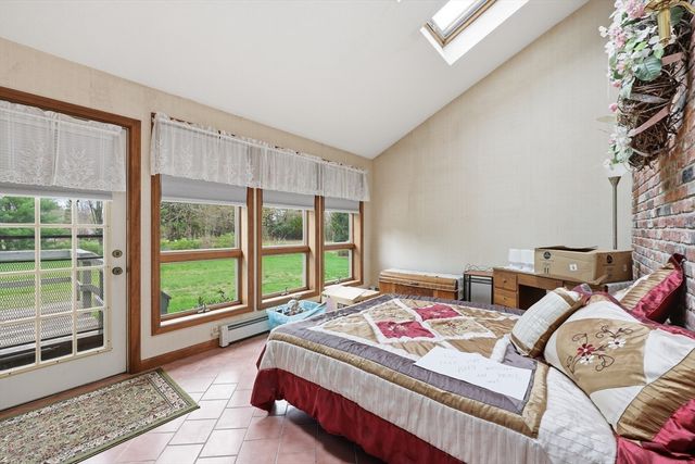 53 Hampden Rd, East Longmeadow, MA 01028
