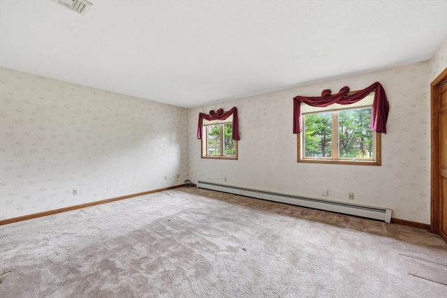 53 Hampden Rd, East Longmeadow, MA 01028