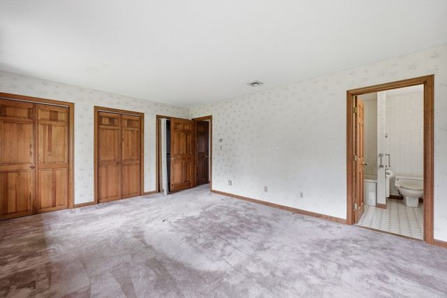 53 Hampden Rd, East Longmeadow, MA 01028