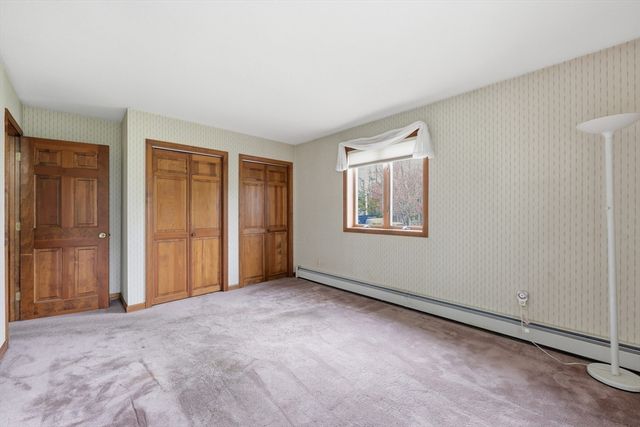 53 Hampden Rd, East Longmeadow, MA 01028