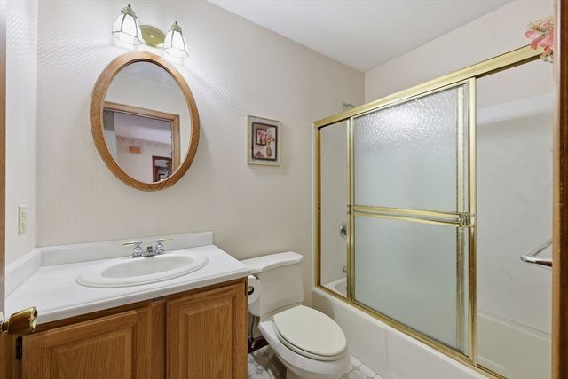 53 Hampden Rd, East Longmeadow, MA 01028