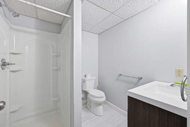 53 Hampden Rd, East Longmeadow, MA 01028