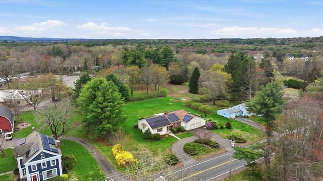 53 Hampden Rd, East Longmeadow, MA 01028