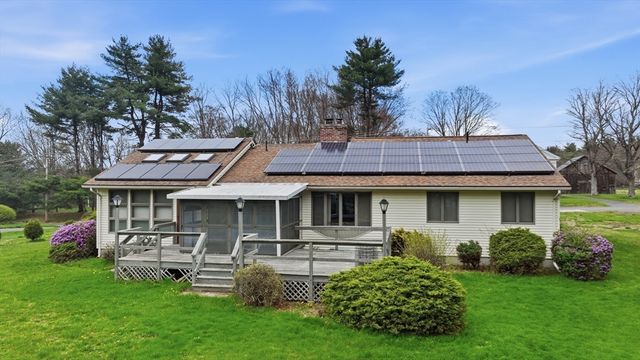 53 Hampden Rd, East Longmeadow, MA 01028