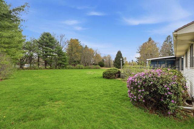 53 Hampden Rd, East Longmeadow, MA 01028