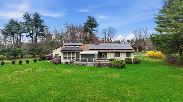 53 Hampden Rd, East Longmeadow, MA 01028