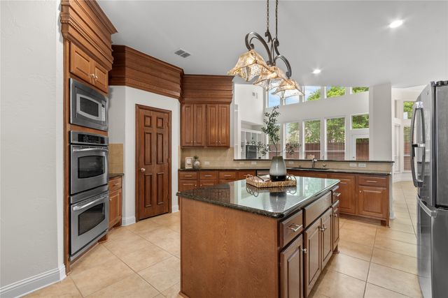 723 Nighthawk Drive, Murphy, TX 75094