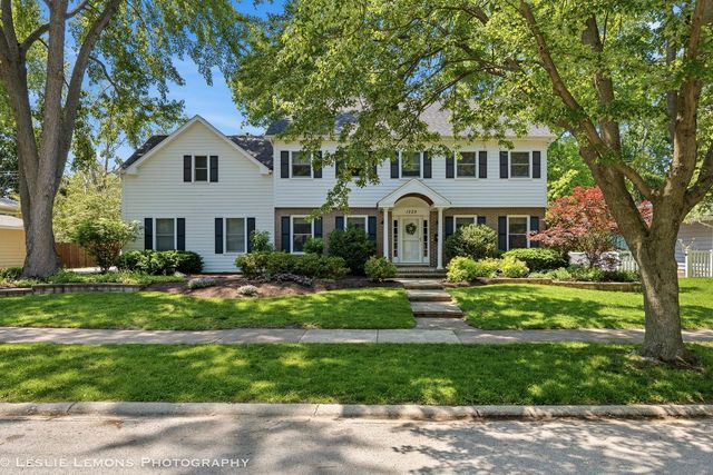 1229 Atlas Lane, Naperville, IL 60540