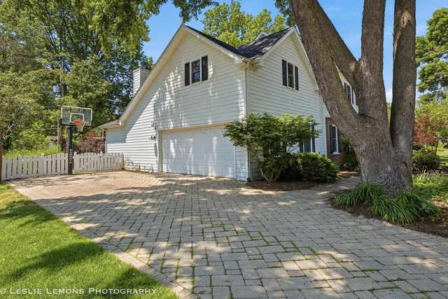 1229 Atlas Lane, Naperville, IL 60540