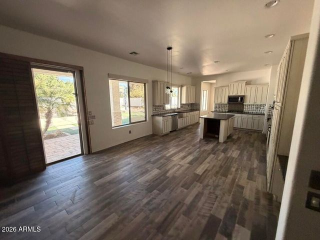 3806 E TAURUS Place, Chandler, AZ 85249