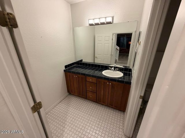 3806 E TAURUS Place, Chandler, AZ 85249