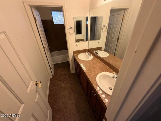 3806 E TAURUS Place, Chandler, AZ 85249