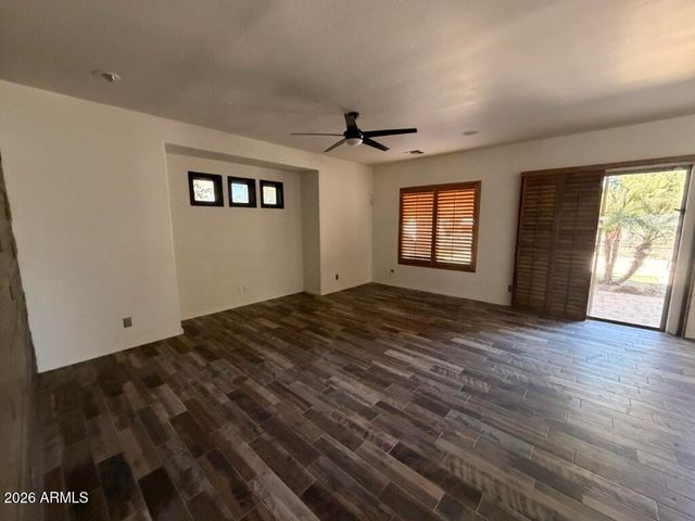 3806 E TAURUS Place, Chandler, AZ 85249