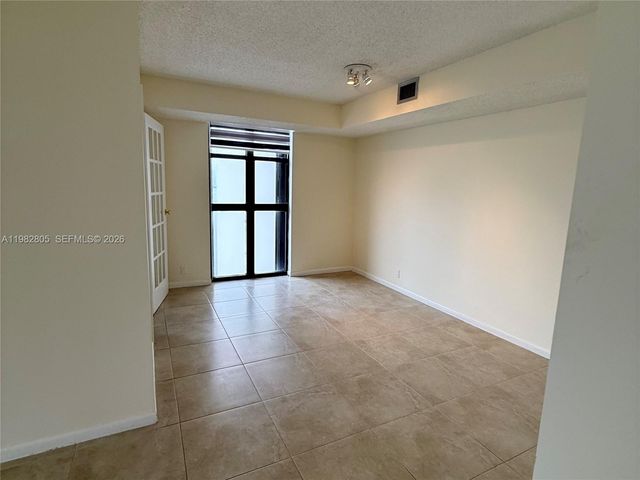 4000 Towerside Ter 1401, Miami, FL 33138