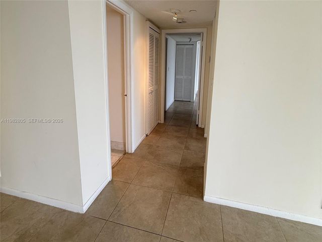 4000 Towerside Ter 1401, Miami, FL 33138