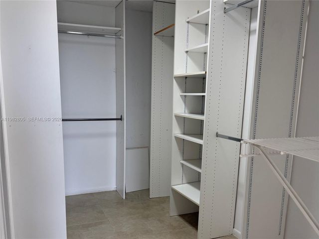 4000 Towerside Ter 1401, Miami, FL 33138