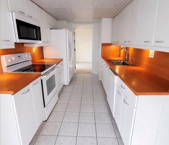 4000 Towerside Ter 1401, Miami, FL 33138