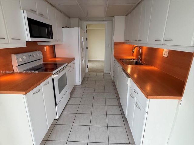 4000 Towerside Ter 1401, Miami, FL 33138