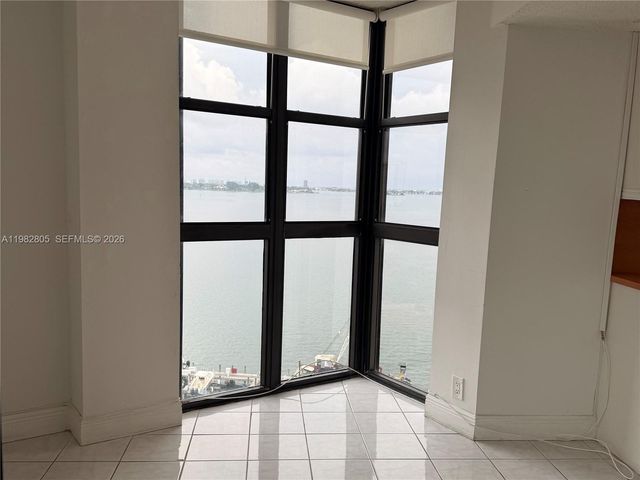 4000 Towerside Ter 1401, Miami, FL 33138