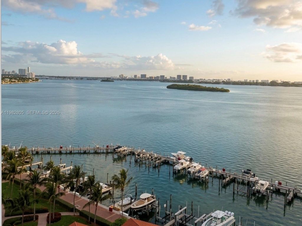 4000 Towerside Ter 1401, Miami, FL 33138