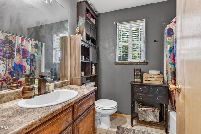 1717 Alexis Way, Medford, OR 97501