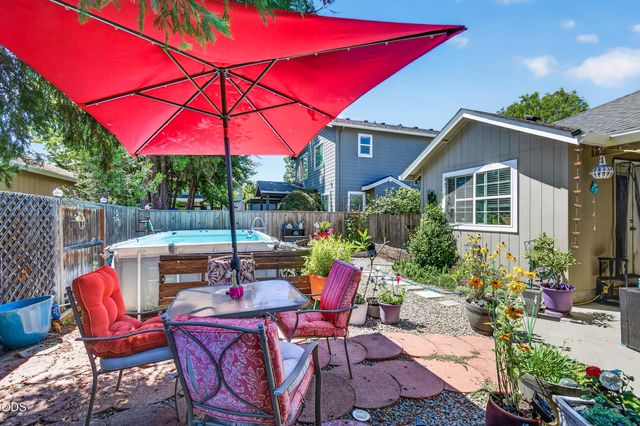 1717 Alexis Way, Medford, OR 97501