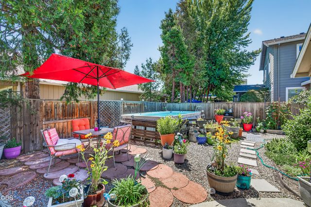 1717 Alexis Way, Medford, OR 97501