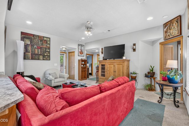 1717 Alexis Way, Medford, OR 97501