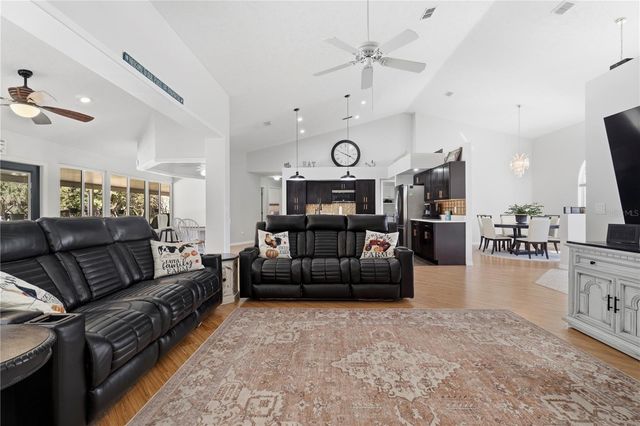 11831 SW HIGHWAY 484, Dunnellon, FL 34432