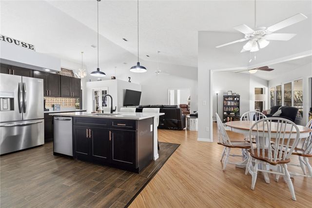 11831 SW HIGHWAY 484, Dunnellon, FL 34432