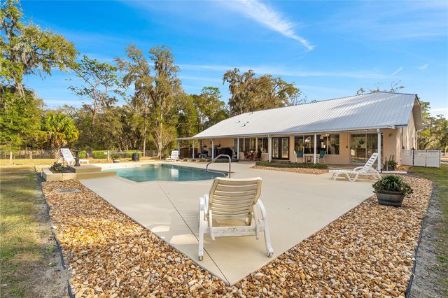 11831 SW HIGHWAY 484, Dunnellon, FL 34432