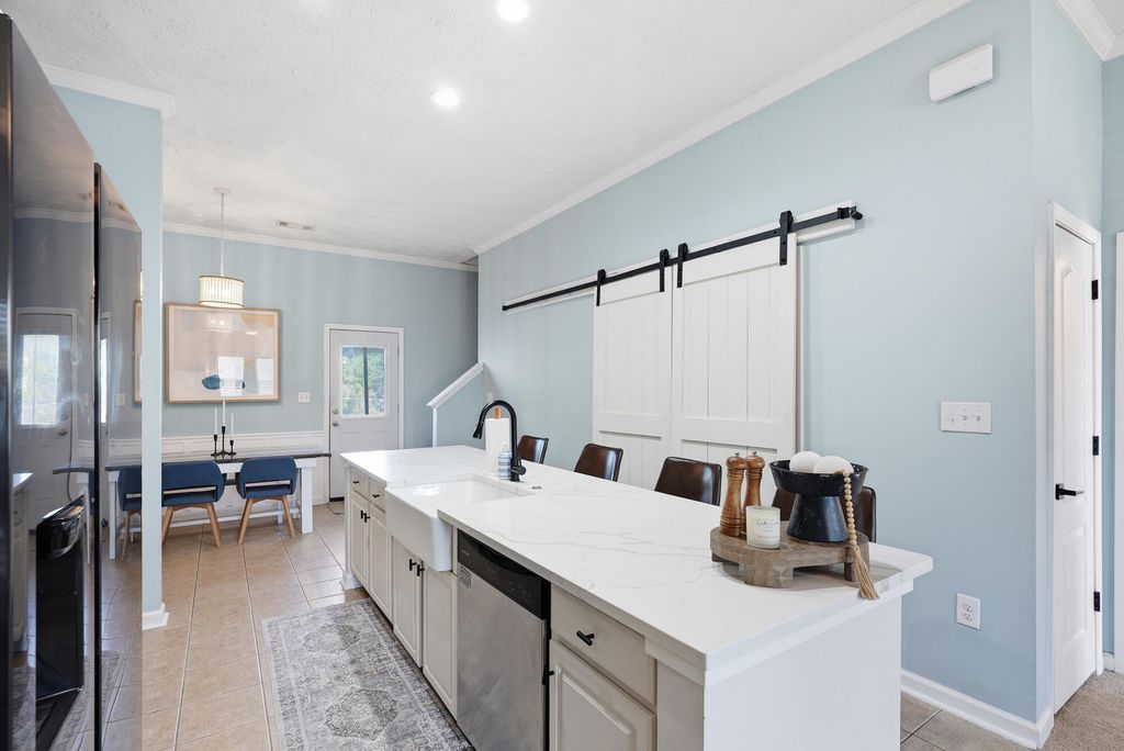 Image 13 of property listing at 573 Tropical Way, Freeport, FL 32439