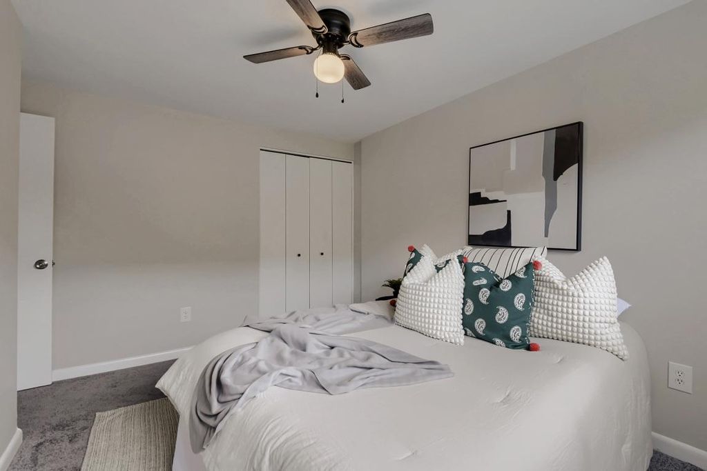 Image 11 of property listing at 938 CIRCLE DR, Halethorpe, MD 21227