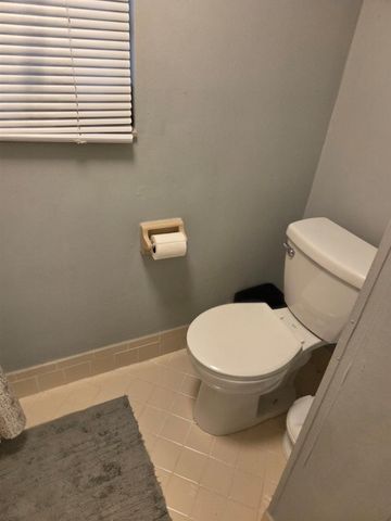 3500 BLUE LAKE Drives 304, Pompano Beach, FL 33064
