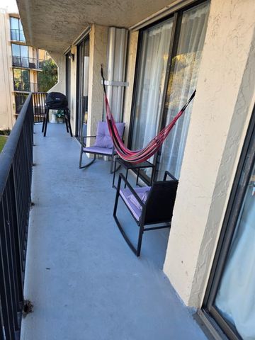 3500 BLUE LAKE Drives 304, Pompano Beach, FL 33064